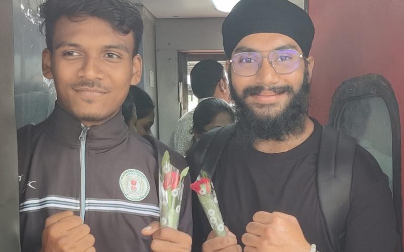 Bhavjot and Shubham left for Vietnam from Raipur to participate in Senior Asian Muay Thai Championship, Chhattisgarh, Khabargali