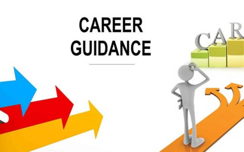 "Career Guidance Program" by Viprajan Kalyan Ekta Samiti Raipur on 29th, President of the organization Alok Tiwari, Chhattisgarh, Khabargali