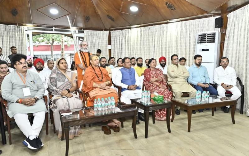 MLA Anuj Sharma listened to the 123rd 'Mann Ki Baat' of Prime Minister Shri Modi at the Chief Minister's residence, Raipur, Chhattisgarh, KhabarGali
