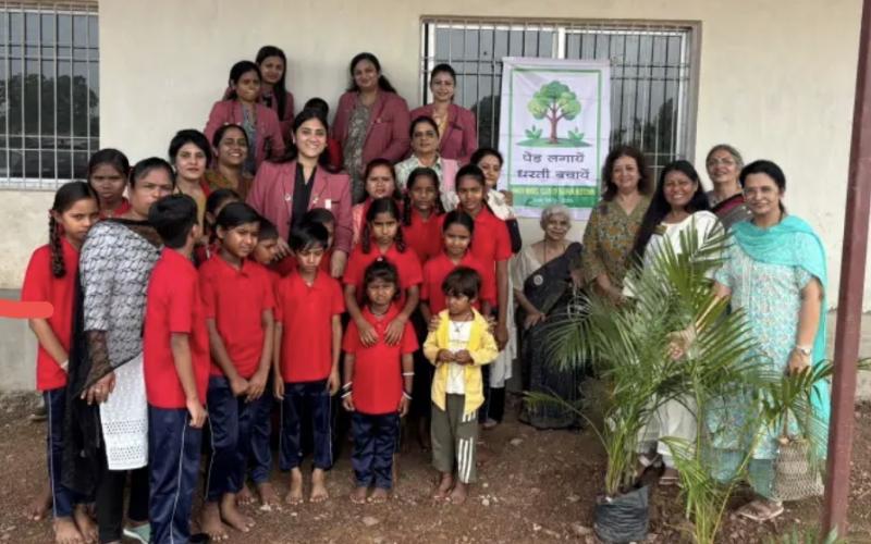 Jatan Divyang School Doma organizó con éxito un festival de admisión escolar y un programa de plantación de árboles en Raipur, Chhattisgarh, Khabargali