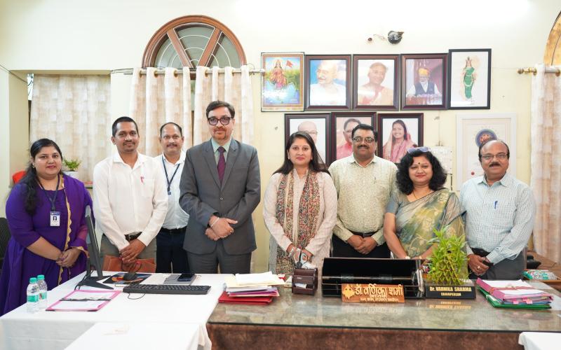 Chhattisgarh State Child Rights Protection Commission, Release of “Rakshak” curriculum, Commission Chairperson Dr. Varnika Sharma, Amity University Raipur Vice Chancellor Dr. Piyush Kant Pandey, Commission Secretary Prateek Khare, Raipur, Chhattisgarh, Khabargali