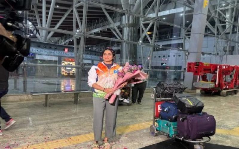 Chhattisgarh's daughter Nami Rai Parekh returned after winning gold in Japan, received a grand welcome in the capital Raipur News hindi news big news latest News khabargali 