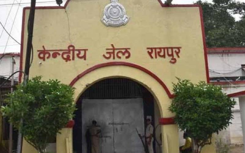 Gang war in Central Jail, KK's associate attacked with blade, admitted to Ambedkar Hospital cg news hindi News latest news big news khabargali 
