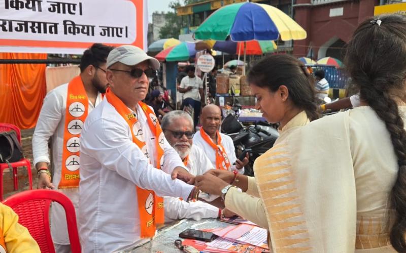 Shiv Sena's target is to collect 10 lakh signatures for cow protection in the state. Shiv Sainiks are running a door to door mega signature campaign since last one month. Raipur, Khabargali, Shiv Sena State Chief Dhananjay Singh Parihar, General Secretary Resham Jangde