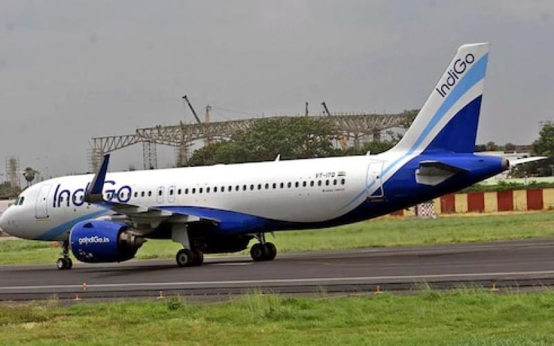 Indigo flight gate could not open for half an hour in Raipur, many passengers including MLA were stranded hindi news big News latest News khabargali 