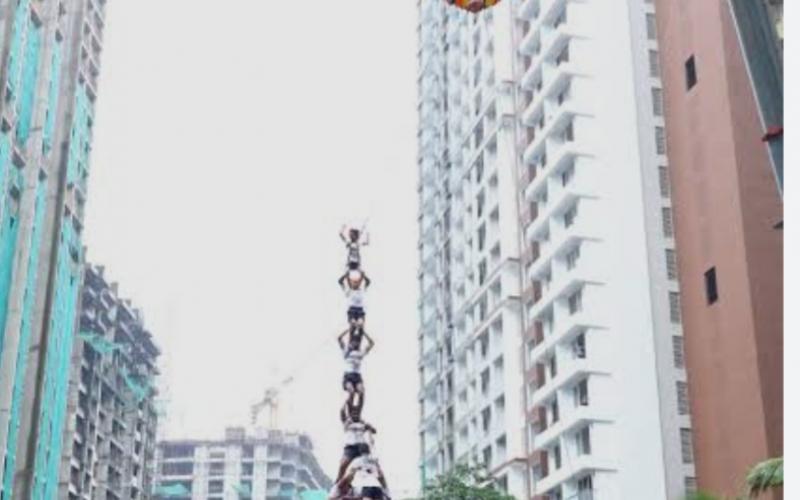 A 32-year-old man died after falling while tying a dahi handi in Mumbai, more than 30 injured hindi News big News latest news khabargali 