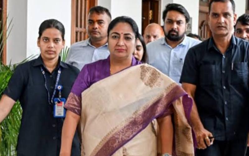 Attack on Delhi Chief Minister, after the incident there was chaos in the entire campus New Delhi hindi news khabargali 