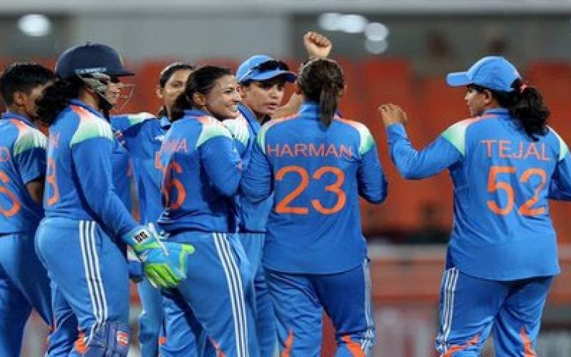 Smriti Mandhana smashes a magnificent century, breaks a major Asian cricket record