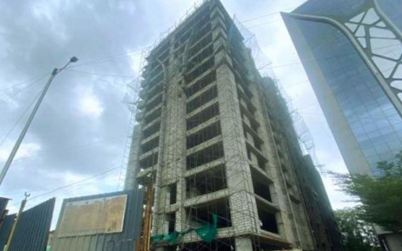 10 labourers fall from a seven-storey building in Ahmedabad, two dead hindi News big latest latest news khabargali 