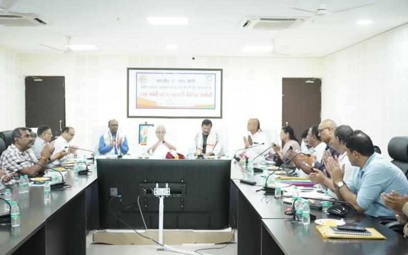 MLA Amar Agrawal, Sahakar Bharati's Chhattisgarh General Secretary Kaniram, Apex Bank Chairman Kedar Nath Gupta, Saurabh Sharma and KN Kande, Raipur, Chhattisgarh, Khabargali