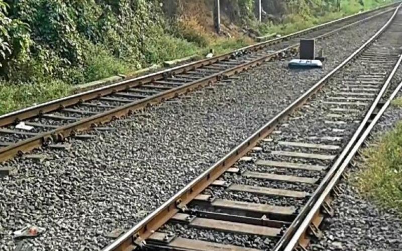 Congress leader commits suicide by jumping in front of a train, suicide note found in his pocket hindi News big News latest News khabargali 