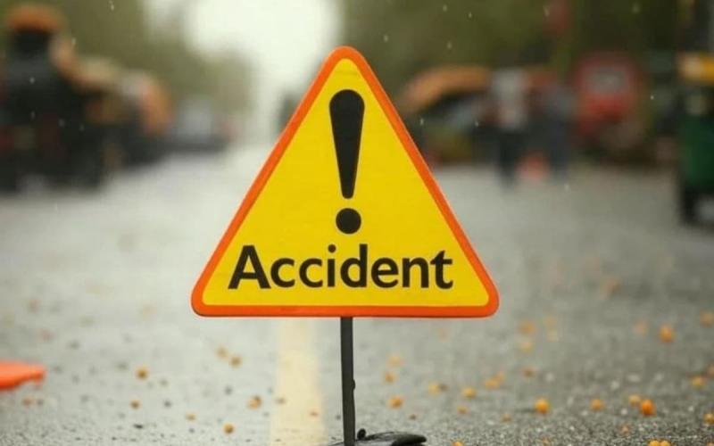 Horrific accident on Agra-Lucknow Expressway, two Thai nationals died on the spot hindi News big news latest News accident News khabargali 