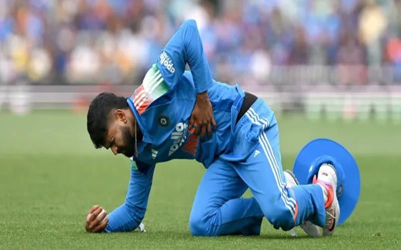 Shreyas Iyer injured while taking a catch, admitted to ICU due to sudden internal bleeding hindi News latest News big News khabargali
