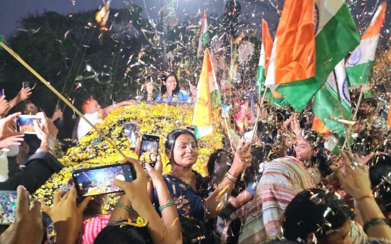 World champion Team India's physio Akanksha Satyavanshi received a grand welcome in Raipur, celebrations from Ram Mandir to Bharat Mata Chowk, Raipur, Chhattisgarh, Khabargali