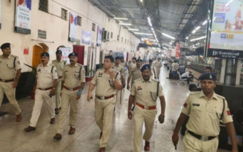 Raipur on high alert after Delhi blast; strict checking at airport and railway station Chhattisgarh News hindi news latest News khabargali 