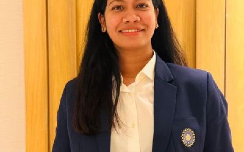 Indian women's cricket team physio Akanksha will receive Rs 10 lakh, the government announced. Hindi latest News big news khabargali 
