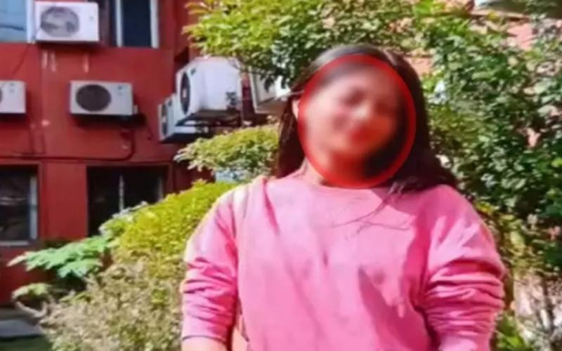 17-year-old minor girl commits suicide, body found hanging in house hindi news latest News khabargali 