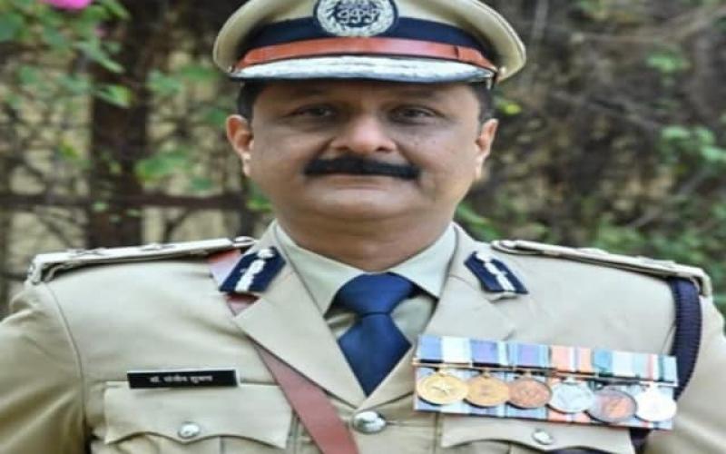 Police Commissionerate system launched in Raipur: IPS Sanjeev Shukla becomes the first Police Commissioner of the capital city. Administrative reshuffle: Five DCPs also appointed, IGs and SPs of several districts transferred, Chhattisgarh, Khabargali
