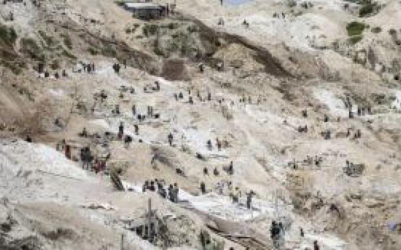 खदान में भूस्खलन, मलबे में दबने से 200 श्रमिकों की मौत खबरगली 200 workers die in mine landslide, buried under debris hindi news big news khabargali 