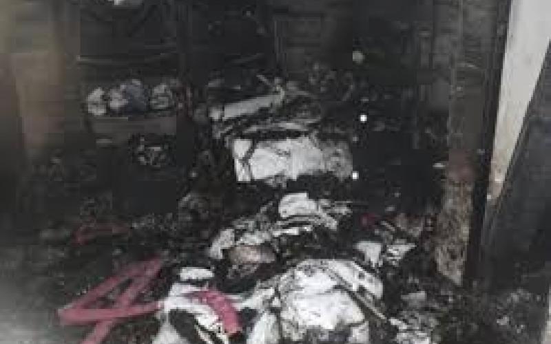  घर में आग लगने से एक परिवार के 5 बच्चे और 1 महिला की मौत खबरगली Five children and a woman of a family died in a house fire. uttarpradesh hindi news khabargali 