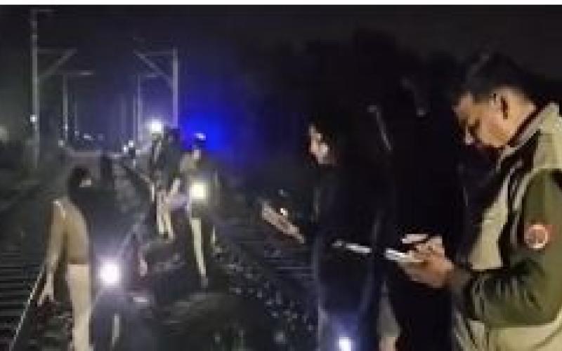 Father and daughter die after being hit by a train; suicide note blames wife hindi news big news khabargali 