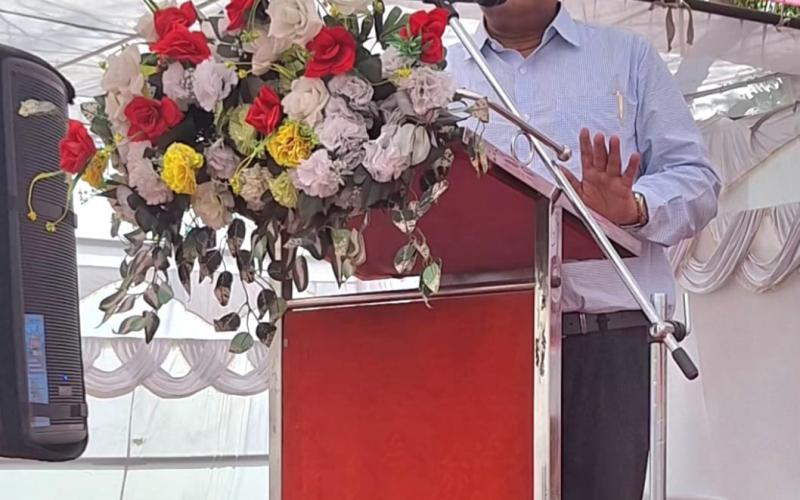 Women should remain aware of their rights.  Dr. Dinesh Mishra, Ophthalmologist and President of the Superstition Eradication Committee, delivering a lecture at the District Women's Awareness Camp, Raipur, Chhattisgarh,Khabargali