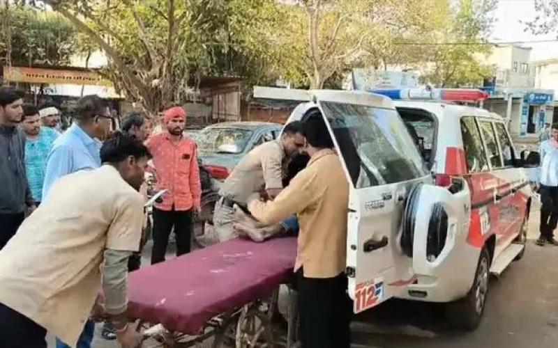 Horrific road accident in Guna, three people going to buy a tractor died. mp News hindi news khabargali 