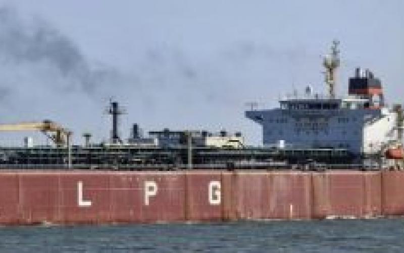  Big relief amid LPG shortage, Indian ship Nanda Devi reached Gujarat with 47 thousand tonnes of gas. gujrat hindi news khabargali 
