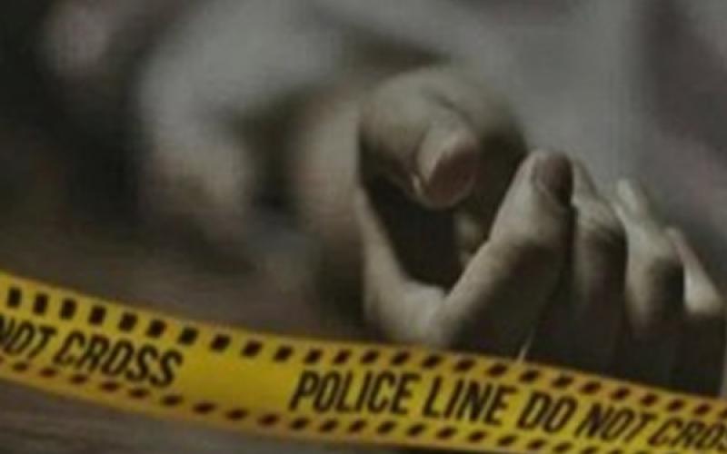 A young man committed suicide by jumping from a society building, his family members were inconsolable. Hindi news big news khabargali 