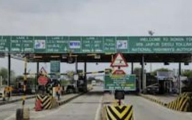 The rule will be applicable at 26 toll plazas in the state, where drivers will be able to make payments through UPI if they do not have Fastag hindi news RAipur Chhattisgarh hindi news khabargali 