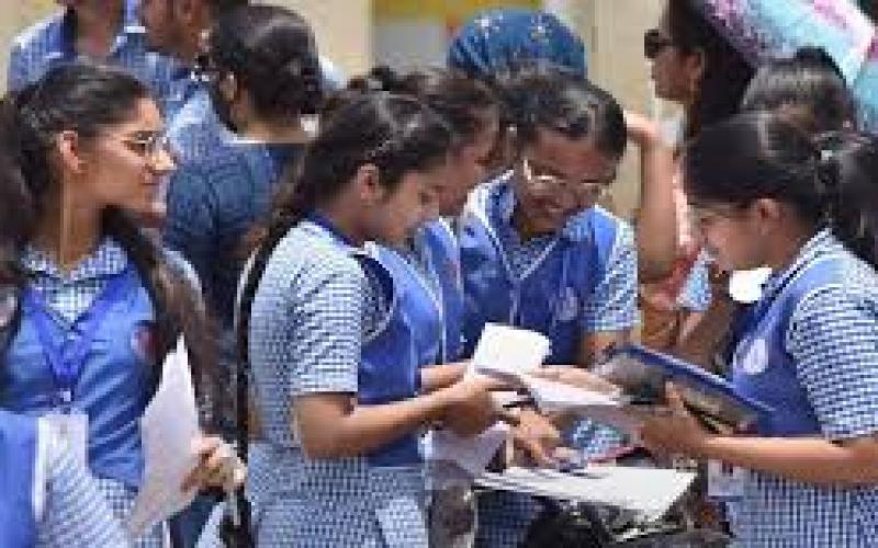 10th and 12th board toppers will receive Rs 1.5 lakh each, Education Minister makes a major announcement raipur chhatttisgarh hindi news khabargali 