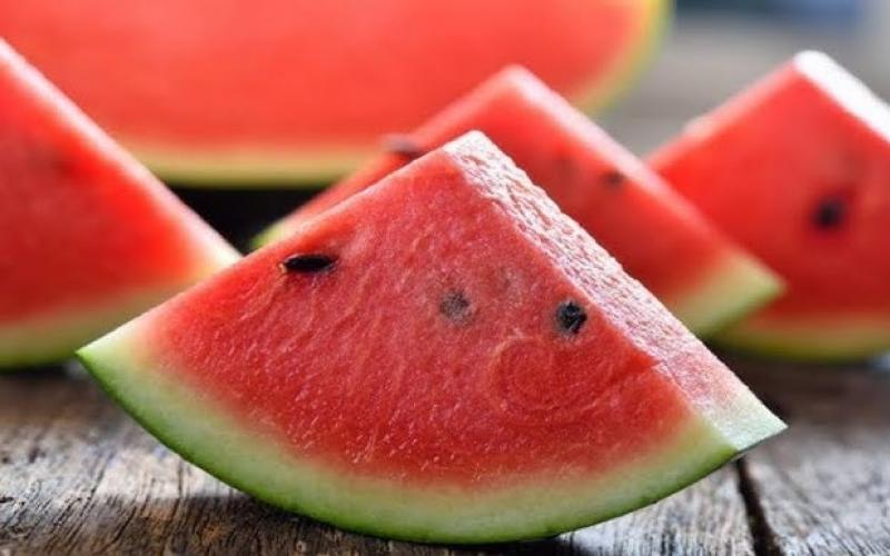 Four children fell ill after eating watermelon, a 15-year-old boy died and three were hospitalized. Hindi news latest news khabargali 