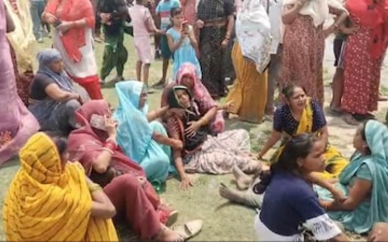 यमुना नदी में नहाने के दौरान बड़ी घटना, 3 बच्चों की डुबकर मौत खबरगली Three children drowned while bathing in the Yamuna River. Uttar Pradesh news hindi news khabargali 
