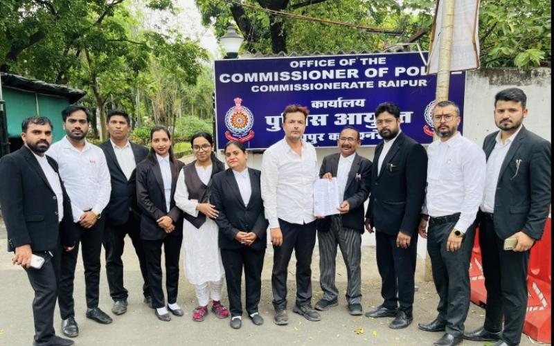Massive protests against e-challans in Raipur: Lawyers complain to the Commissioner and DGP, demanding amendments to the rules and reduction in fines. Advocates Vivek Tanwani, Nitin Bhadekar, Jagdish Singha, Pankaj Dhote, Chandralok Mishra, Monica Fernandes, Riya Gadiya, Vidisha Sachdev, Vinod Saraf, Sangita Sahu, Farhan Siddiqui, Chhattisgarh, Khabargali 