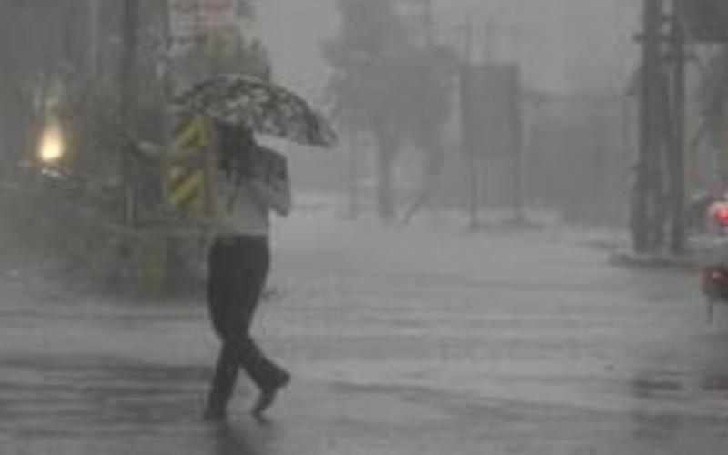 Raipur has issued a heavy rain and storm alert until June 12; the monsoon could reach Chhattisgarh in the next five days. Hindi news khabargali 