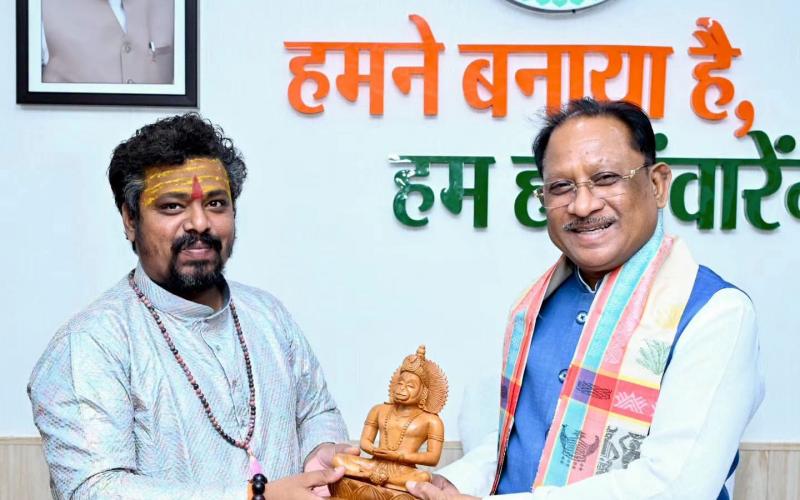 Courtesy call on Chief Minister Vishnu Deo Sai by Param Pujya Dr. Premasai Ji Maharaj. raipur chhattisgarh hindi news khabargali 