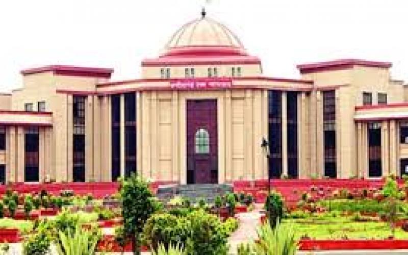 The High Court has ruled that even after dismissal, the court will not give the full back pay. chhattisgarh hindi news bilaspur khabargali 