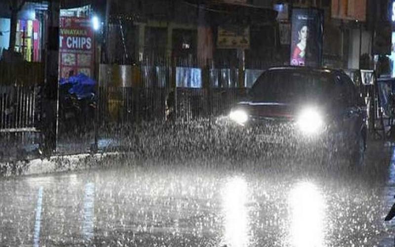 Weather Department issues alert for thunderstorms and rain today in several districts, including Raipur. Latest News hindi news khabargali 