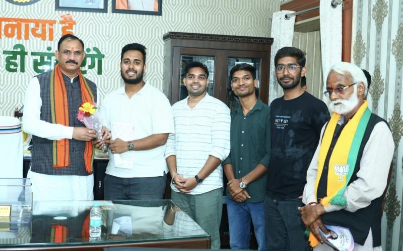 IMA-MSN Chhattisgarh held an important meeting with Health Minister Shyam Bihari Jaiswal, submitted suggestions for improving the UG medical admission process and bond policy, IMA MSN, Indian Medical Association Medical Students Network, Convener Shahdil Khusroo, Joint Secretary Devendra Nirala, Piyush Singh, Ravi Shankar Singh, Piyush Sahu, Pranjal Shukla and Shubham Sharma, Khabargali