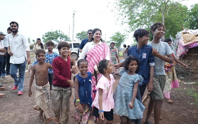 Impact of Bal Chaupal 2.0: Two brothers returned to school after leaving child labour; Dr. Varnika Sharma's initiative changed their lives, Chhattisgarh State Commission for Protection of Child Rights, Khabargali