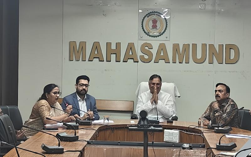 Salute to the success of the disabled in Mahasamund: They set an example by repaying their loans on time, and were honored by the Corporation Chairman at the Collectorate! Mr. Lokesh Kavadia, Chairman of the Chhattisgarh Disabled Finance and Development Corporation, was present as the chief guest. Chhattisgarh, Khabargali