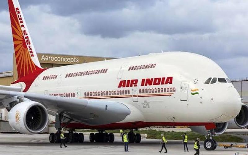  Sudden severe turbulence hits Air India flight; chaos ensues mid-air; 10 passengers and 2 crew members injured. new delhi hindi news khabargali 