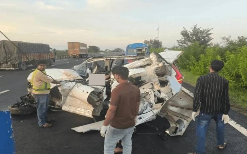 Accident on Delhi-Mumbai Expressway; 3 devotees lose their lives while heading to Khatu Shyam for darshan. hindi news accident news khabargali 