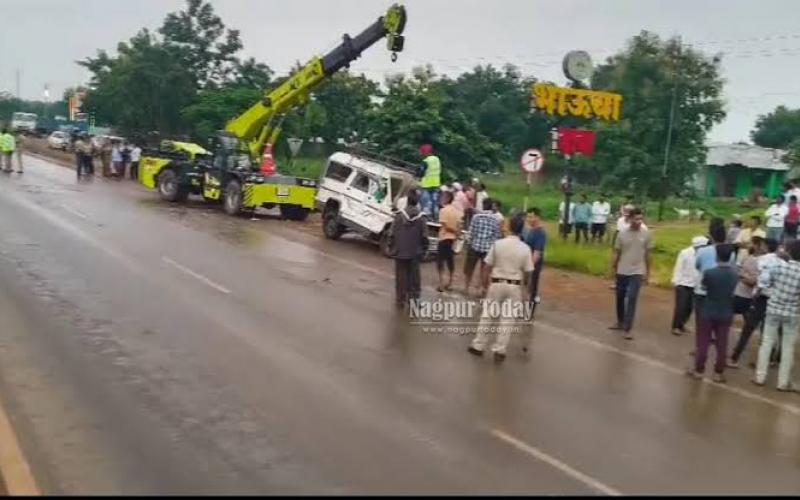 Horrific accident on the Nagpur-Raipur highway; 9 people from Chhattisgarh killed, including three young children. kawardha news hindi news khabargalu