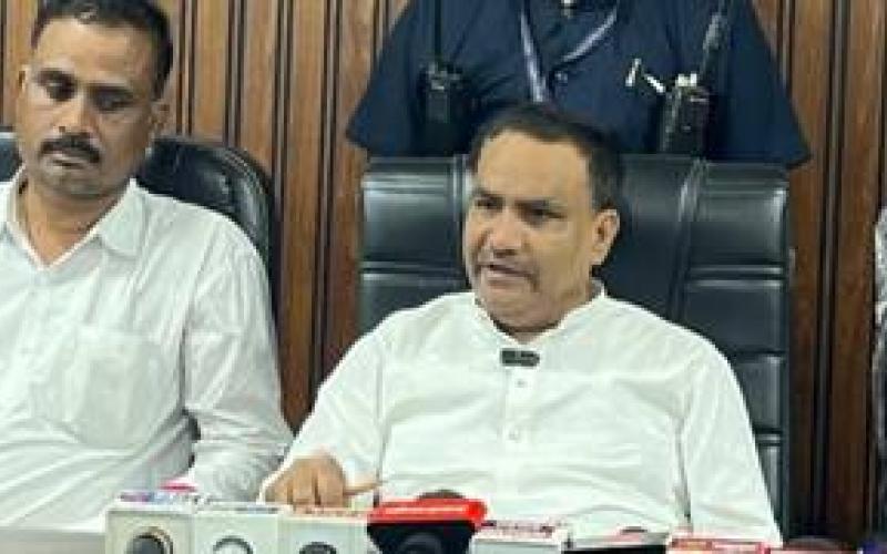 Waqf Board Chairman Dr. Salim Raj makes a major statement regarding Garba; appeals to Muslim youth to stay away latest news hindi news khabargali 