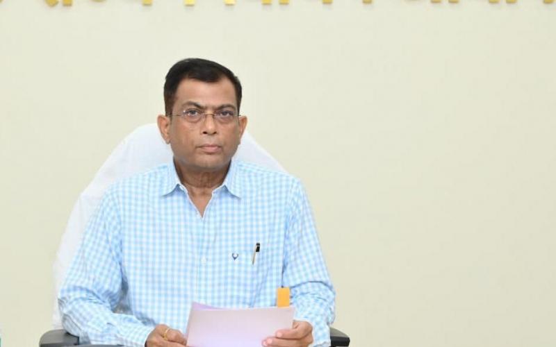  Preparations for the civic body elections have intensified; departmental meetings have been held, with an emphasis on ensuring fair and transparent elections. raipur chhattisgarh hindi news khabargali 