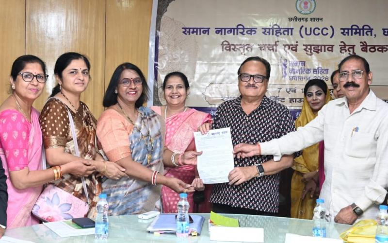  Women voice candid views on the UCC, demanding uniform laws regarding equal rights in ancestral property and maintenance. hindi news latest news khabargali 