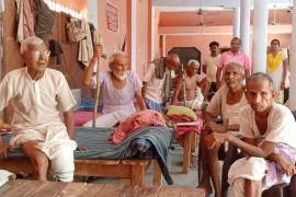 Old age home, family, society, neglected elderly, care, security, social welfare department, Chhattisgarh, Khabargali