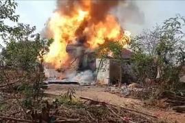 Stone pelting, arson and ruckus during the Chhattisgarh bandh, a youth was killed in Biranpur where the crowd burnt the house Raipur, Khabargali,