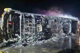 A terrible accident has happened in Buldhana, Maharashtra.  26 people burnt alive to death due to fire in a bus, khabargali